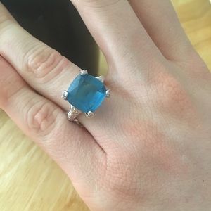 RING beautiful cubic zirconia blue ring